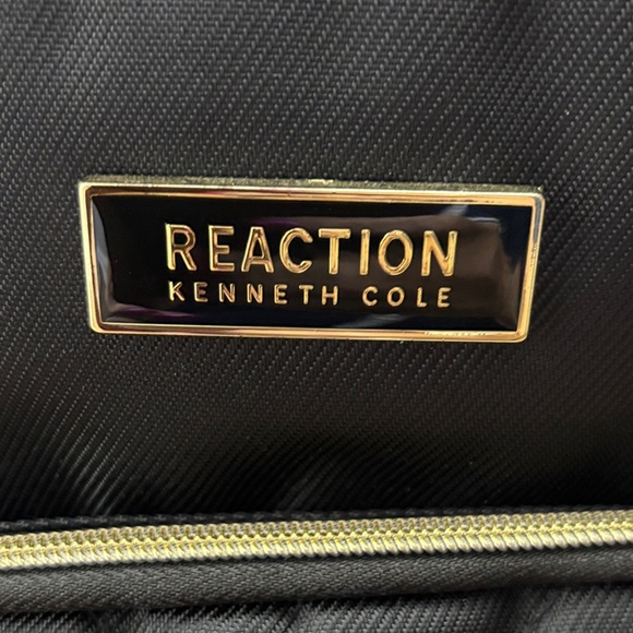 Kenneth Cole Reaction Dark Gray Backpack NWOT - Picture 11 of 11